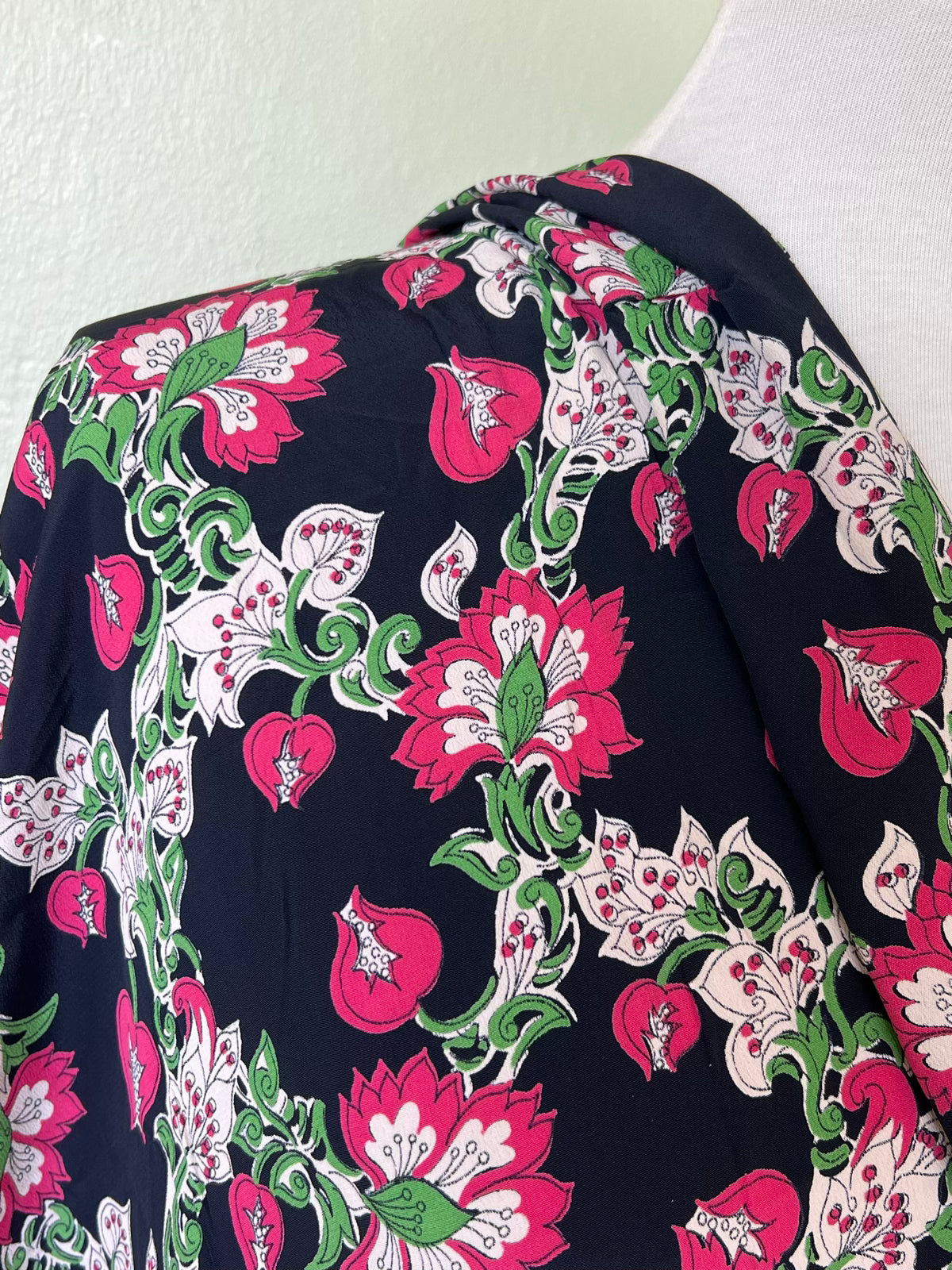 1940s-Early 1950s Bold Pink Floral Rayon