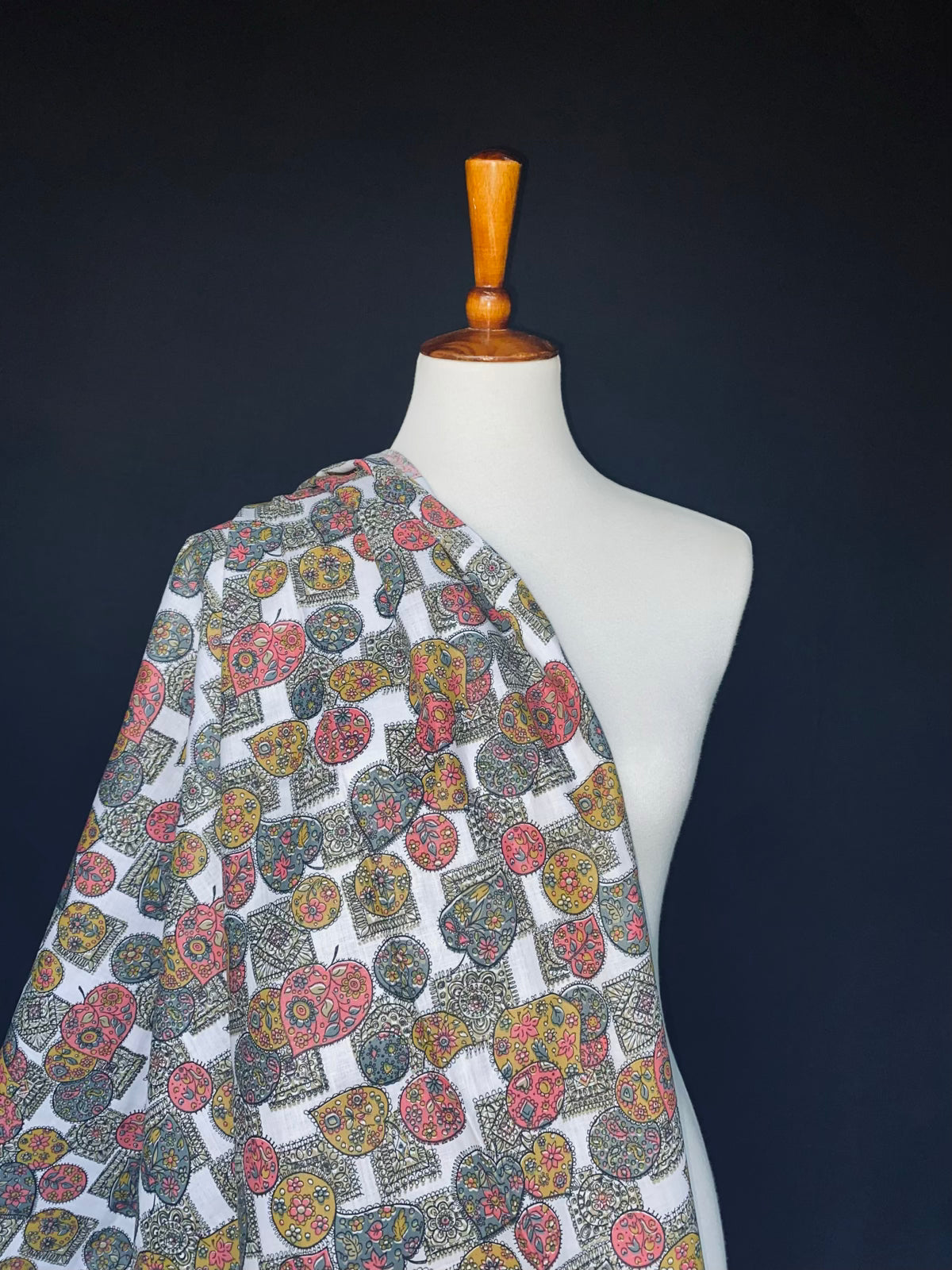 1950s-1960s Novelty Folksy Hearts Floral