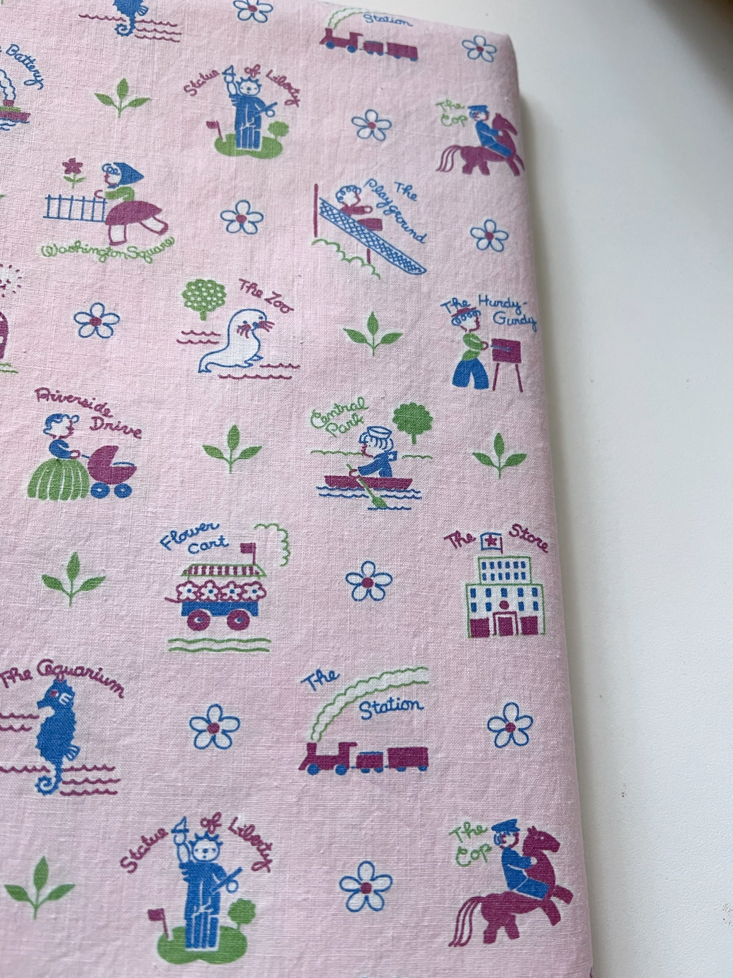 1940s Manhattan Tourism Novelty Print Cotton