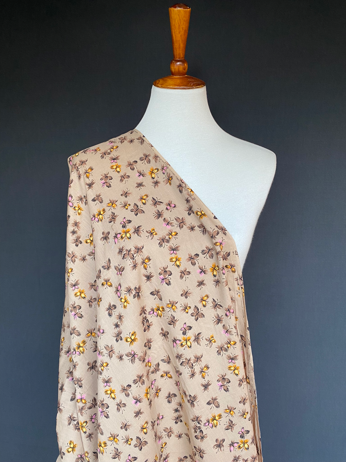 1950s Regulated Cotton Flutter Flies Novelty Print