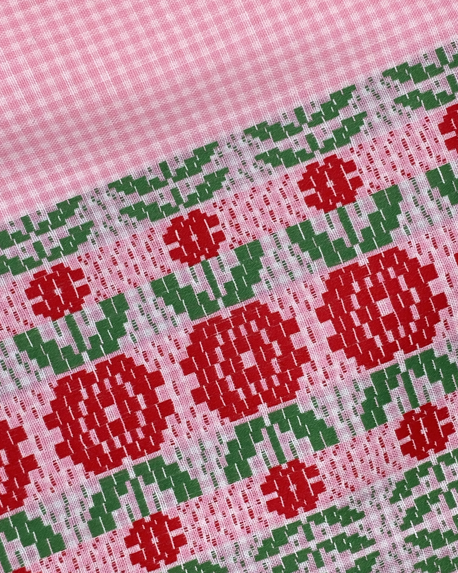 Early 1960s Pink gingham  Floral Embroider  Border Print Cotton