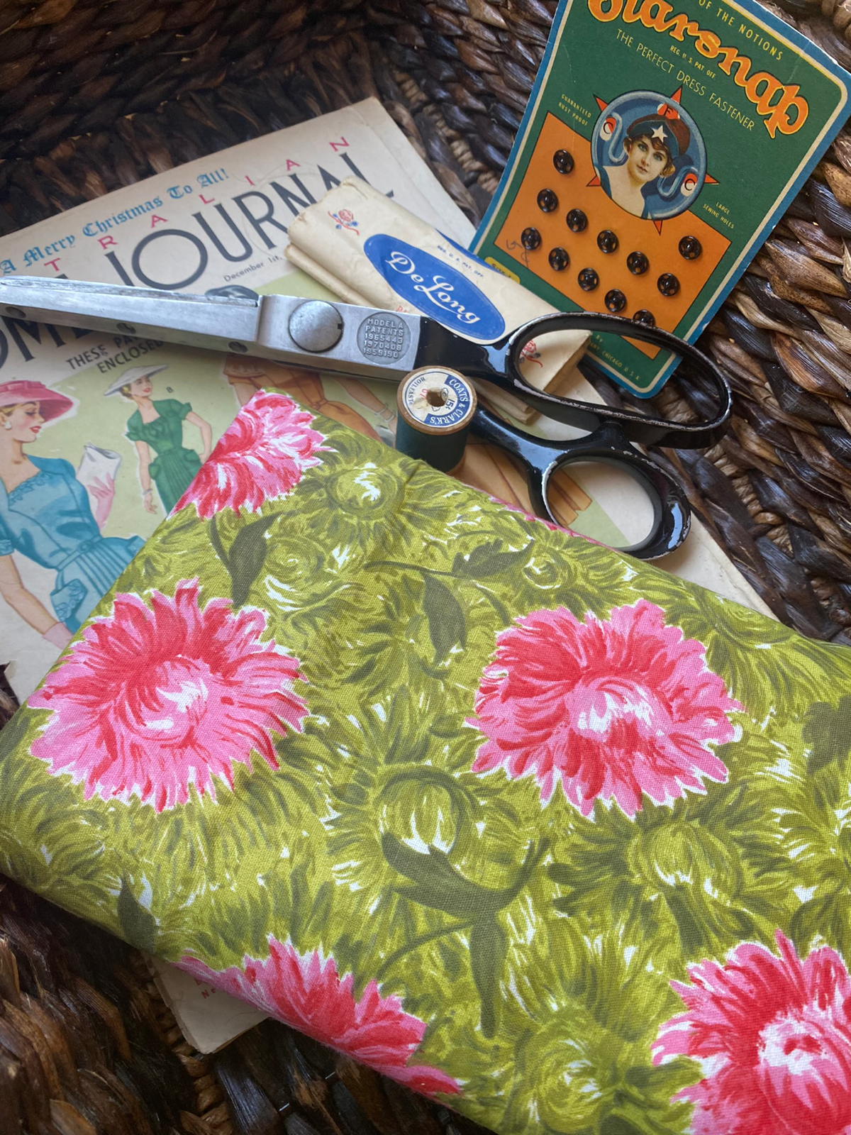 1950s-1960s Bold  Pink and Green Floral Cotton