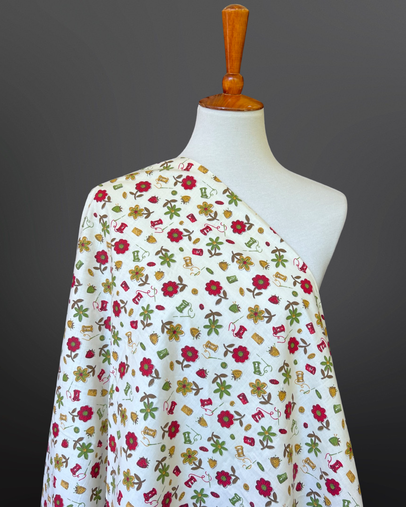 1960s Folksy Sewing Floral Novelty Print Cotton