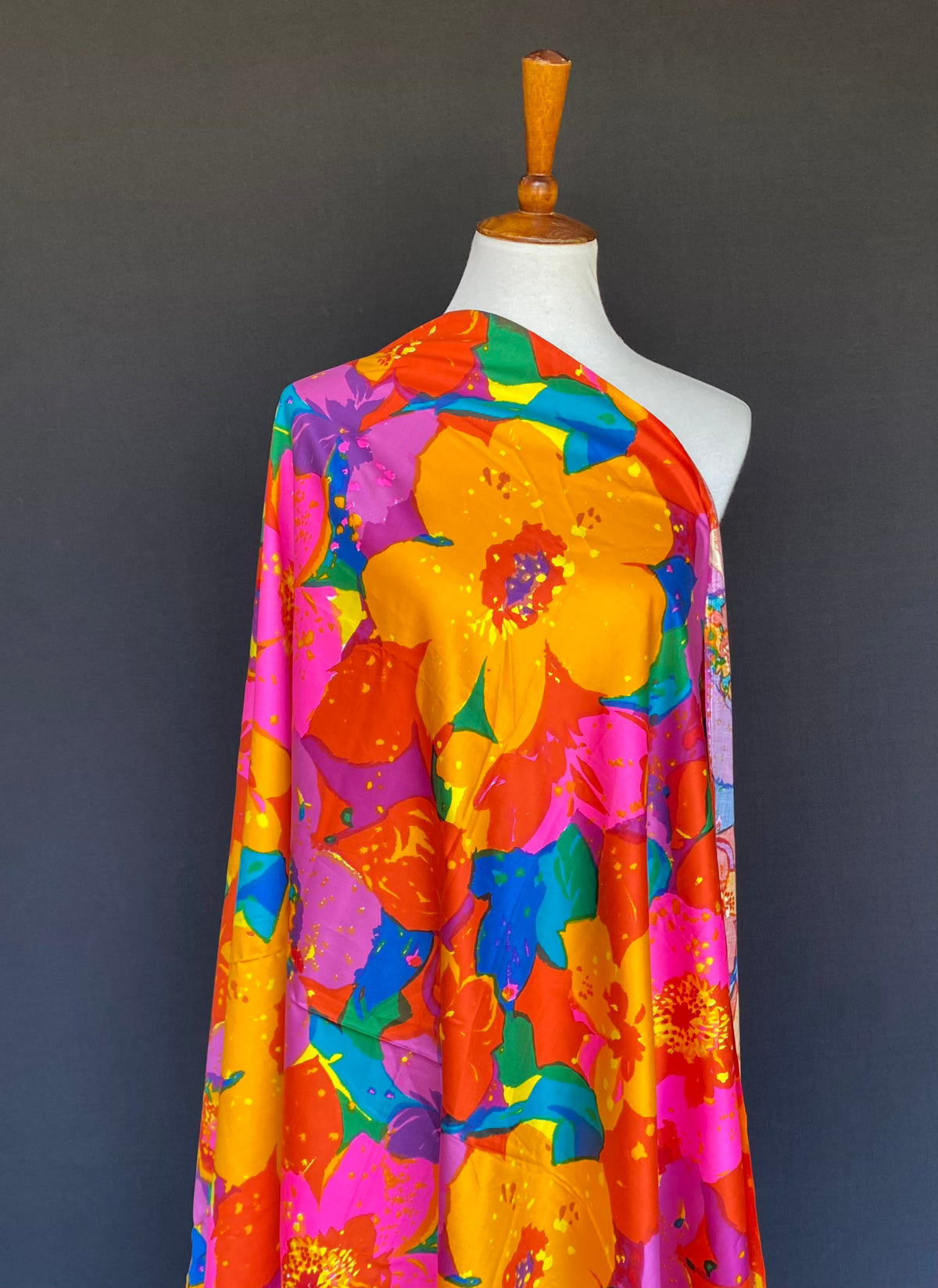 Late 1960s Big, Bright Floral Cotton Sateen
