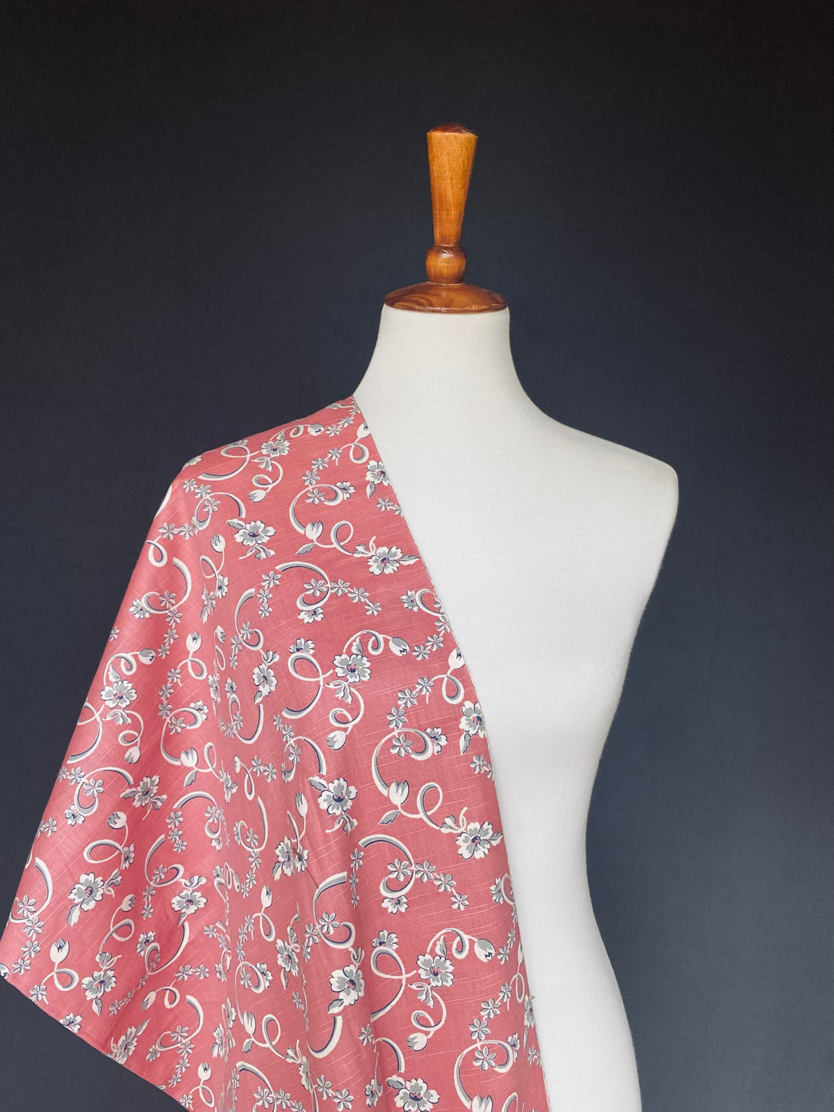 1940s Nubbed Cotton Floral Scroll